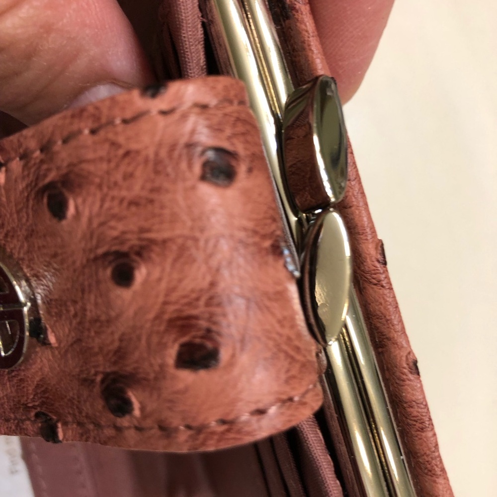 Beautiful Giani Bernini Mauve Wallet with Card Slots - Picture 5 of 7